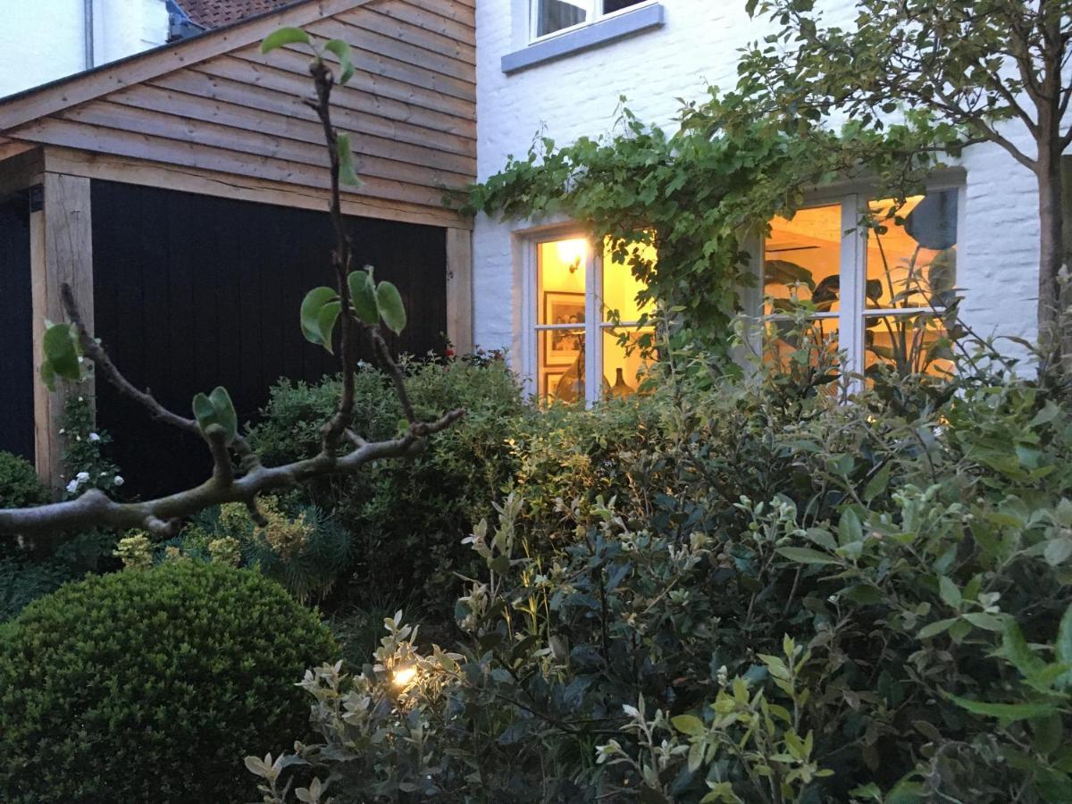 The Herring'S Residence - Stylish Private Cottage With Breakfast In Historic Center - Adults-Only Brujas Exterior foto
