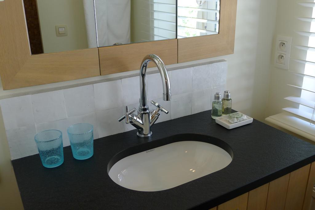 The Herring'S Residence - Stylish Private Cottage With Breakfast In Historic Center - Adults-Only Brujas Habitación foto